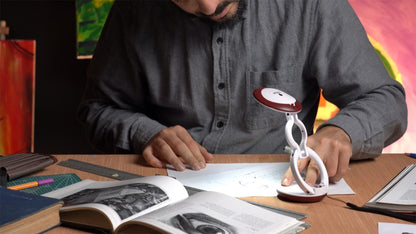 Daylight Yoyo Magnifier Lamp