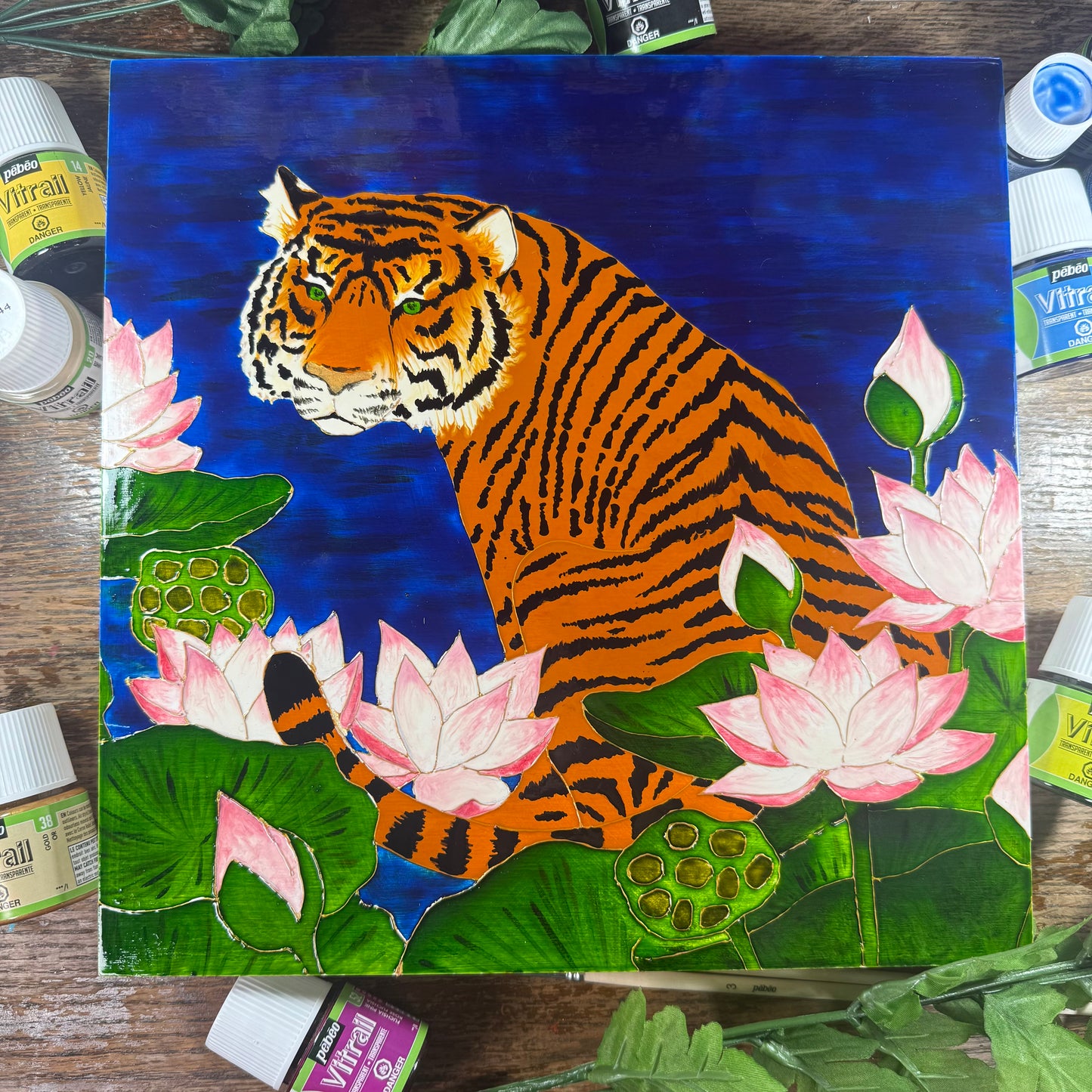 Pébéo’s Vitrail Enamel Paint: Imaginative Painting with Max Black