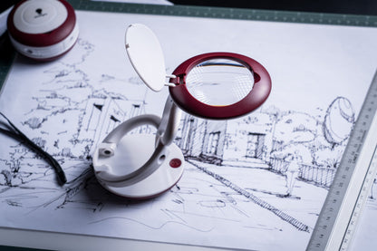 Daylight Yoyo Magnifier Lamp