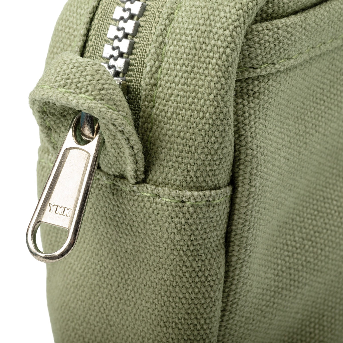 Soolla® Studio Pouch in Ganga Green – zipper detail