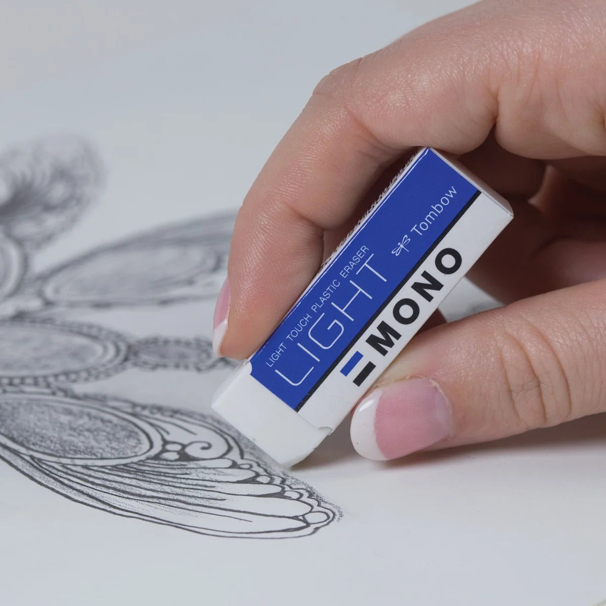 Gomme lumineuse Tombow MONO